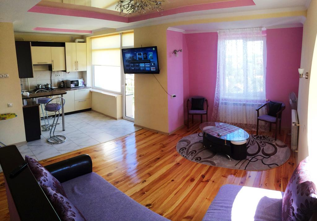 Apartments In The Center Трускавец Номер фото